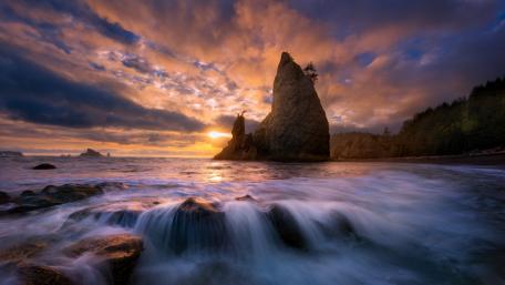 Coastal Serenity at Dusk wallpaper