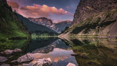 Serene Mountain Lake Reflection Artistry wallpaper