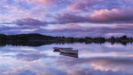 Floaing boats wallpaper
