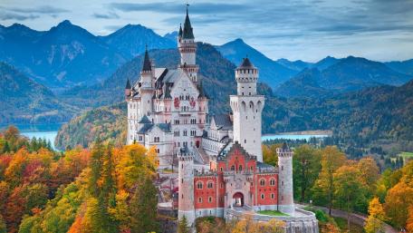 Neuschwanstein Castle - A fairy tale castle wallpaper