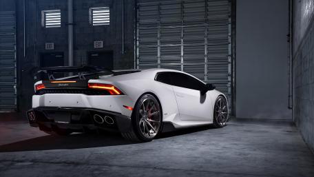 Lamborghini Huracán wallpaper