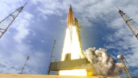 First flight of Space Launch System wallpaper