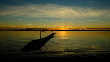 Pier in sunset wallpaper