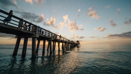 Serene Dusk at the Ocean Pier wallpaper