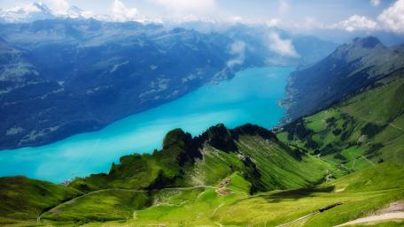 Lake Brienz wallpaper