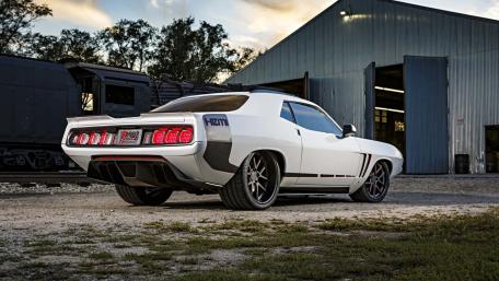Vintage White Plymouth Barracuda Elegance wallpaper