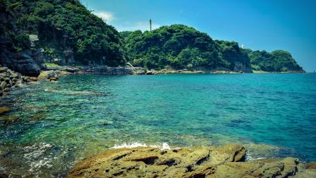 Paradise Bay Escape: Coastal Serenity wallpaper