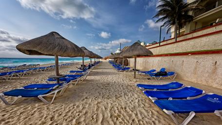 Resort in Cancun, Mexico wallpaper