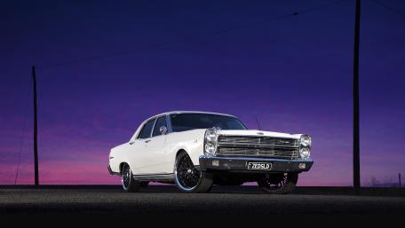 Classic Elegance at Dusk in 4K wallpaper