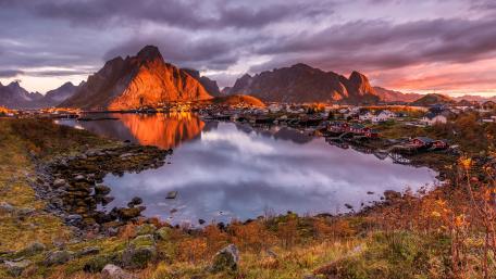 Cloudy Reine wallpaper