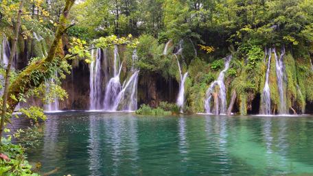 Plitvice Lakes National Park (Croatia) wallpaper