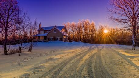 Winter house in New Brunswick (Canada) wallpaper