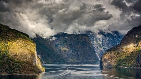 Naeroyfjord and Aurlandsfjord wallpaper