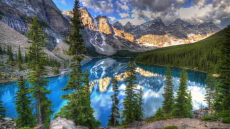 Moraine Lake (Canadian Rockies) wallpaper