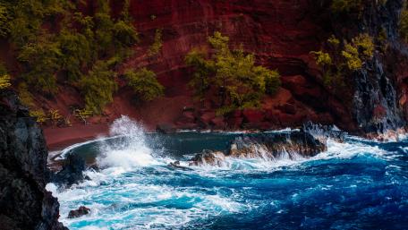 Red Sand Beach (Kaihalulu Beach) wallpaper