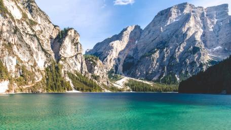 Lake Prags (Italy) wallpaper