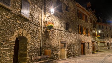 Benasque old town in Spain wallpaper