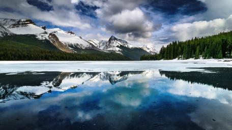 Maligne Lake, Jasper National Park wallpaper