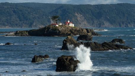 Crescent City, Battery Point Lighthouse wallpaper