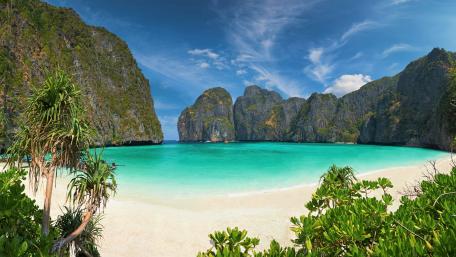 Maya Bay, Phi Phi Islands wallpaper