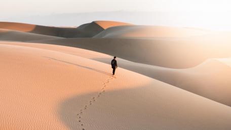 Alone in the desert wallpaper