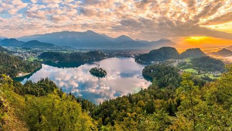 Ojstrica viewpoint panorama wallpaper
