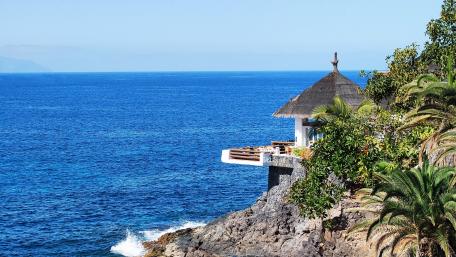 Hut in the beach wallpaper