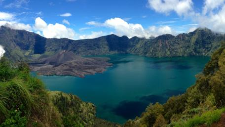 Mount Rinjani wallpaper