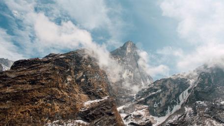 Cloudy peak wallpaper