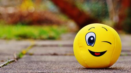 Smiley face ball wallpaper