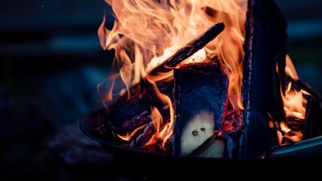 Campfire close up photo wallpaper