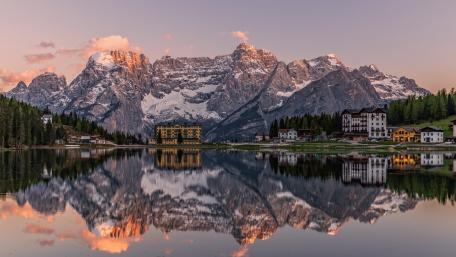 Lake Misurina (Lago di Misurina) wallpaper