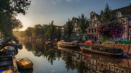 Amsterdam canal reflection wallpaper