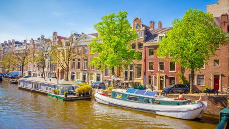 Houseboat in Amsterdam wallpaper