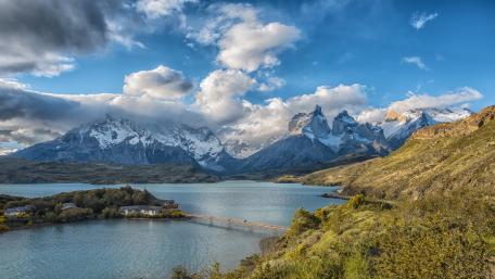 Lake Pehoé (Torres del Paine National Park) wallpaper