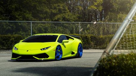 Yellow Lambo wallpaper