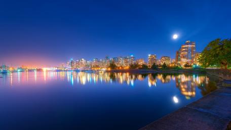 Moon reflected in the harbor wallpaper