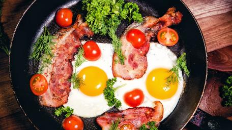 Smoked egg with bacon wallpaper