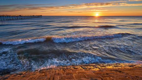 Morning waves wallpaper