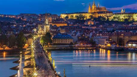 Charles Bridge, Prague's pedestrian bridge wallpaper