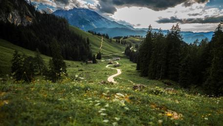 Houses in the mountains wallpaper