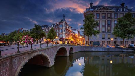 Amsterdam at dusk wallpaper