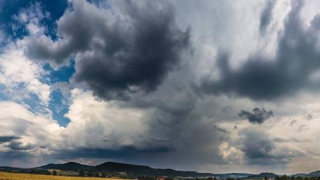 Cloudy sky wallpaper