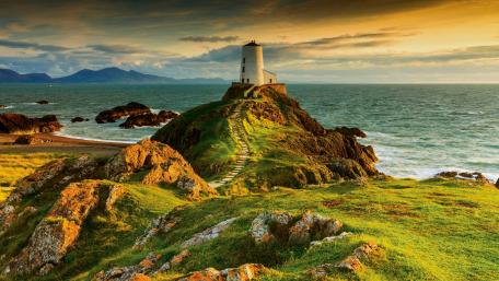 Tŵr Mawr lighthouse, Llanddwyn Island wallpaper