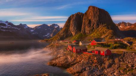 Hamnoy fishing village wallpaper