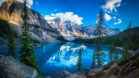 Moraine Lake (Valley of the Ten Peaks, Canada) wallpaper