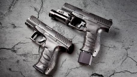 Power and Precision in Black and White Artistry wallpaper