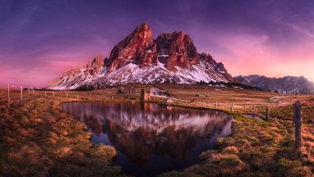 Wackerer lake reflected the Peitlerkofel (Dolomites) wallpaper