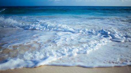 Foamy waves wallpaper