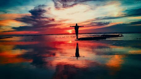 Man silhouette reflection wallpaper